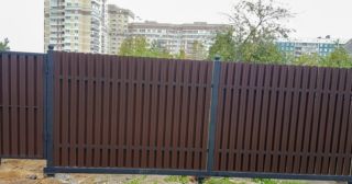 Купить распашные ворота из штакетника Керчь, цена от 2782 руб.