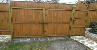 Купить распашные ворота деревянные Керчь, цена от 2782 руб.